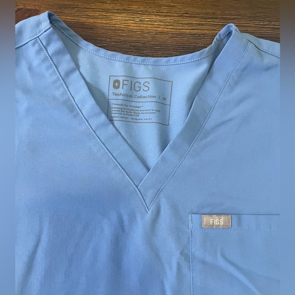 Figs Women's Ceil Blue V-Neck Scrubs Top Medium